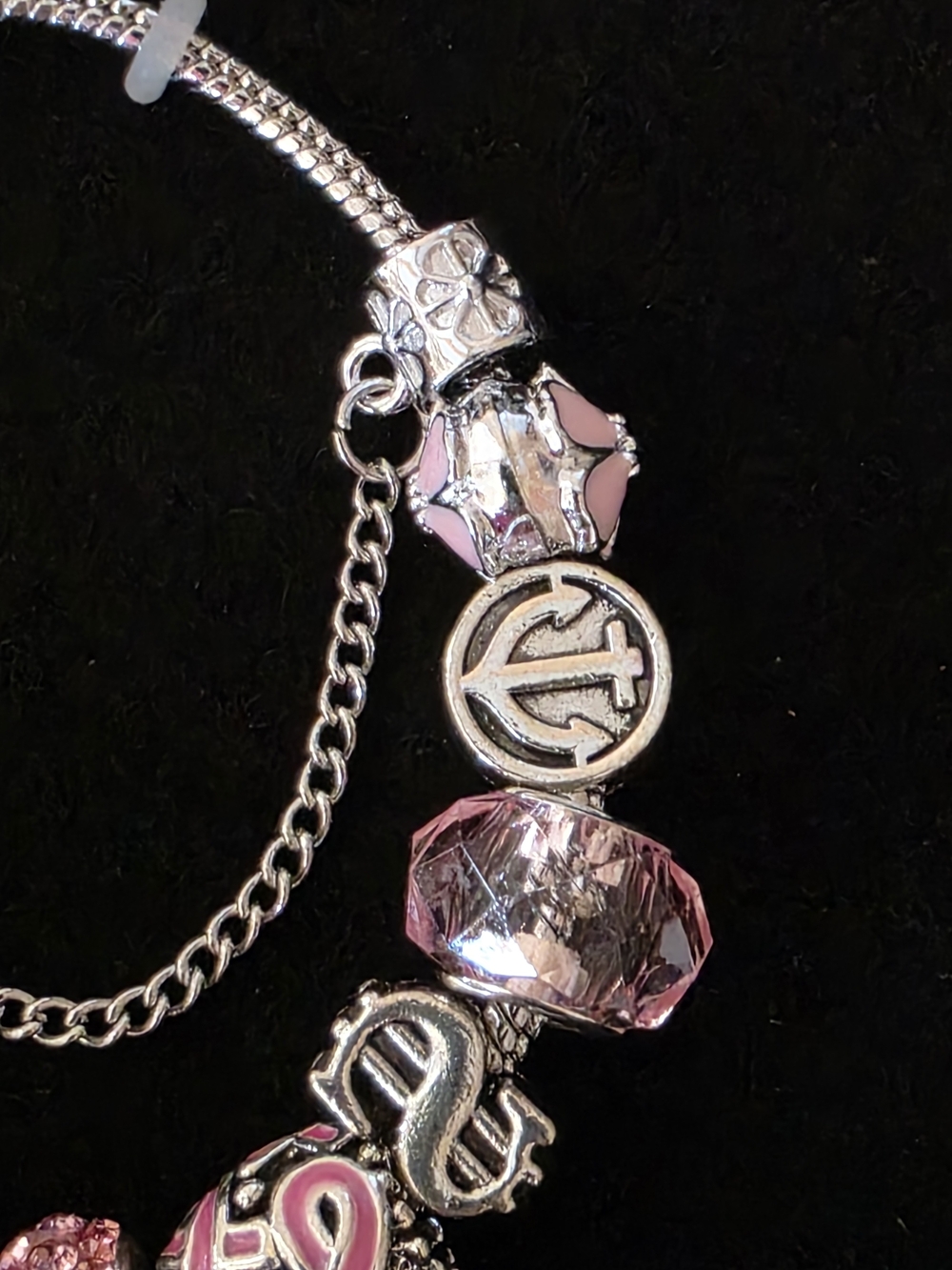 Hello Kitty Pink Charm Bracelet - Picture 5 of 6